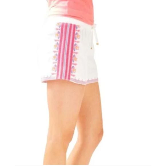 Women's‎ Lilly Pulitzer 5" Katia Embroidered Short | 001879 | Lilly Pulitzer - Picture 1 of 13